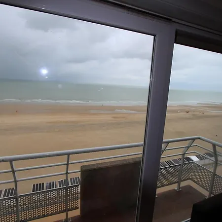 Апартаменты Studio Zeezicht